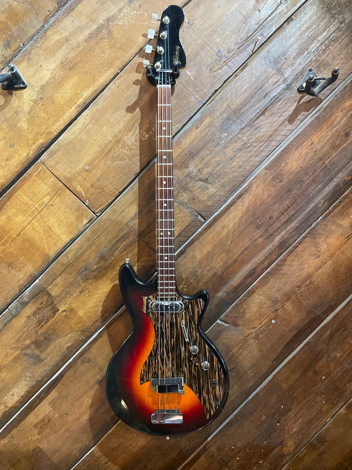 S/H 60s Framus Strato Star Bass, Sunburst