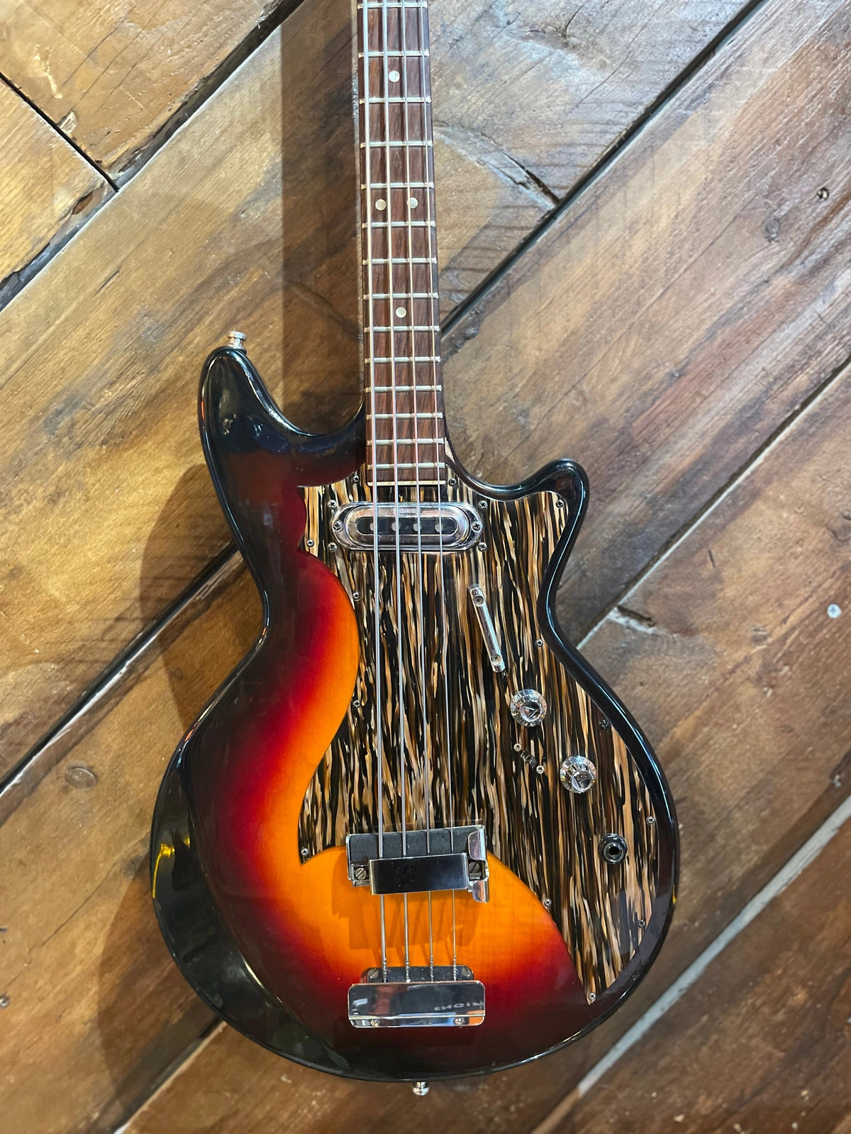 S/H 60s Framus Strato Star Bass, Sunburst