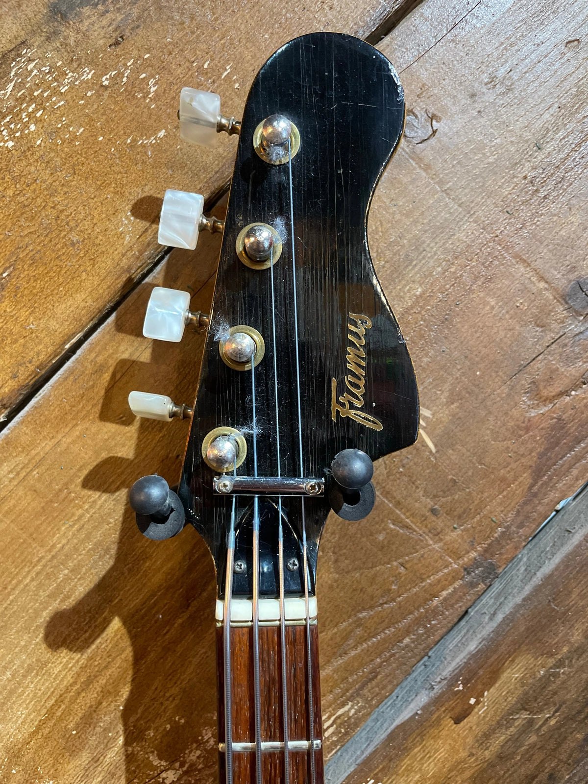 S/H 60s Framus Strato Star Bass, Sunburst