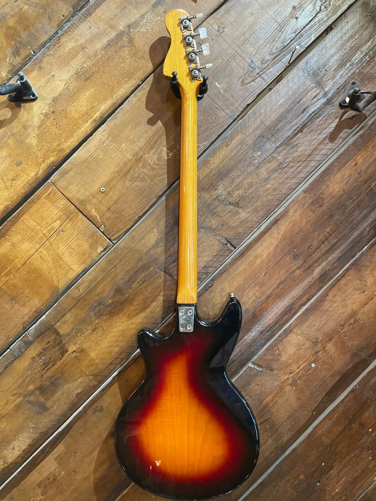 S/H 60s Framus Strato Star Bass, Sunburst