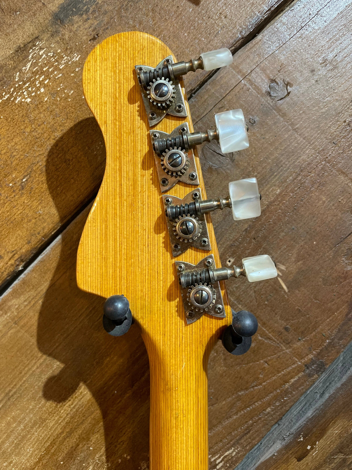S/H 60s Framus Strato Star Bass, Sunburst