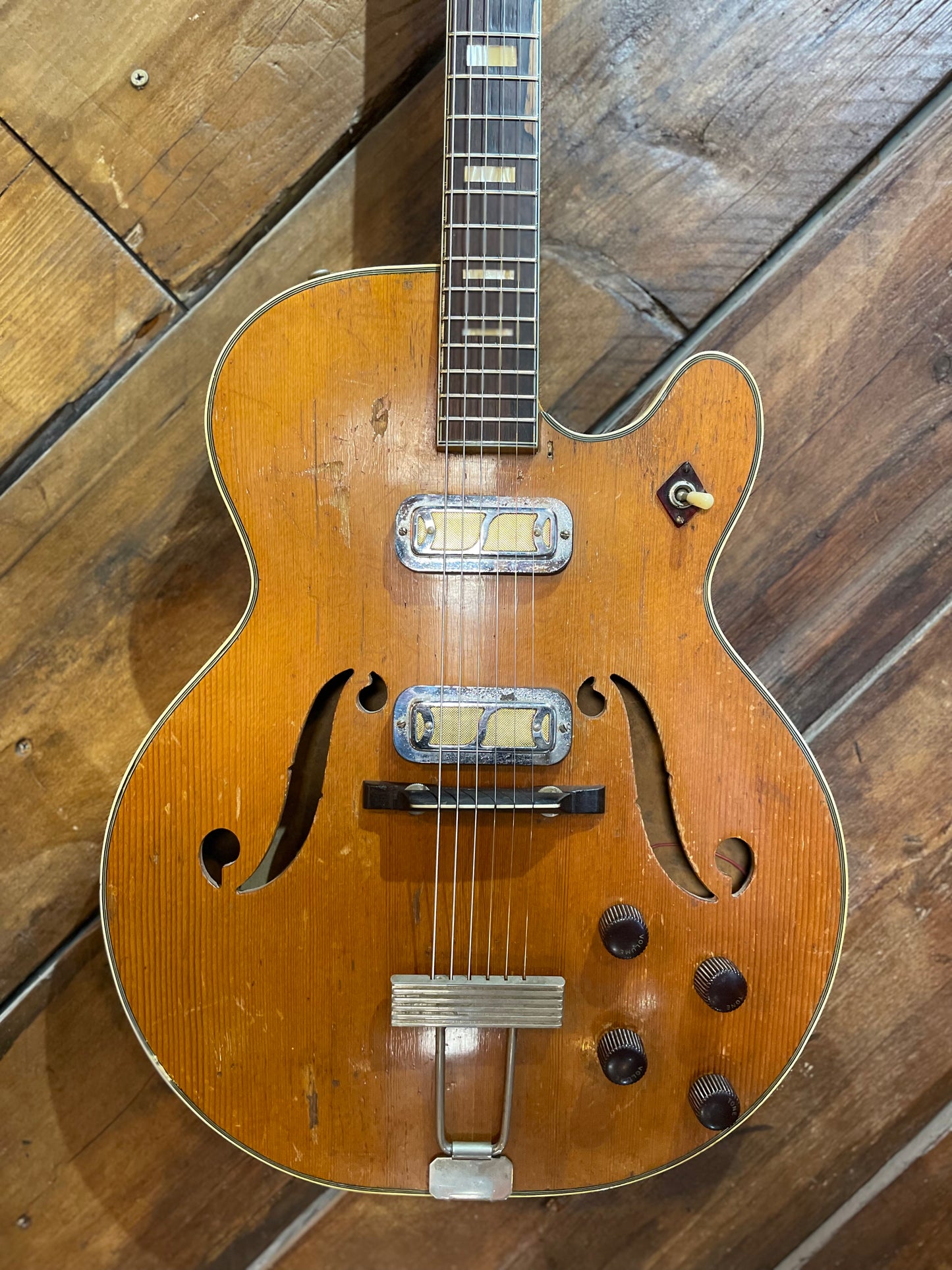 S/H 60s Harmony Meteore Archtop