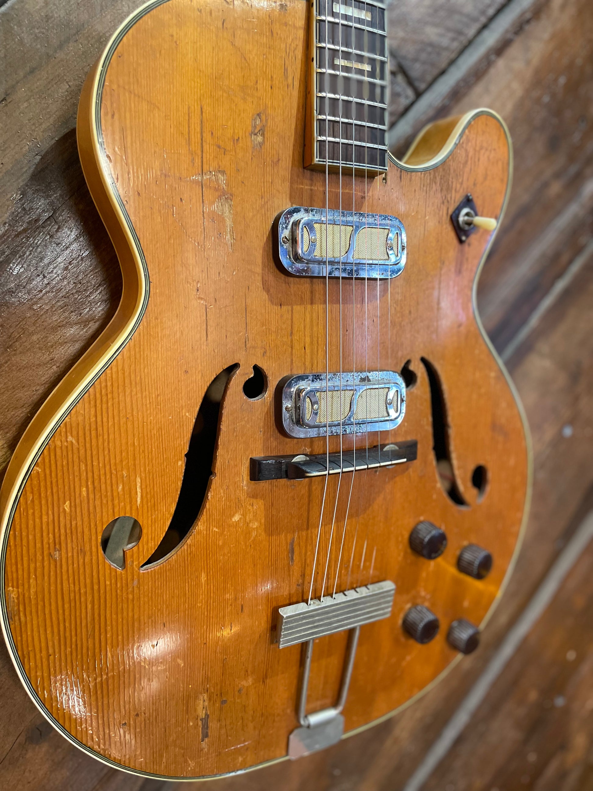 S/H 60s Harmony Meteore Archtop