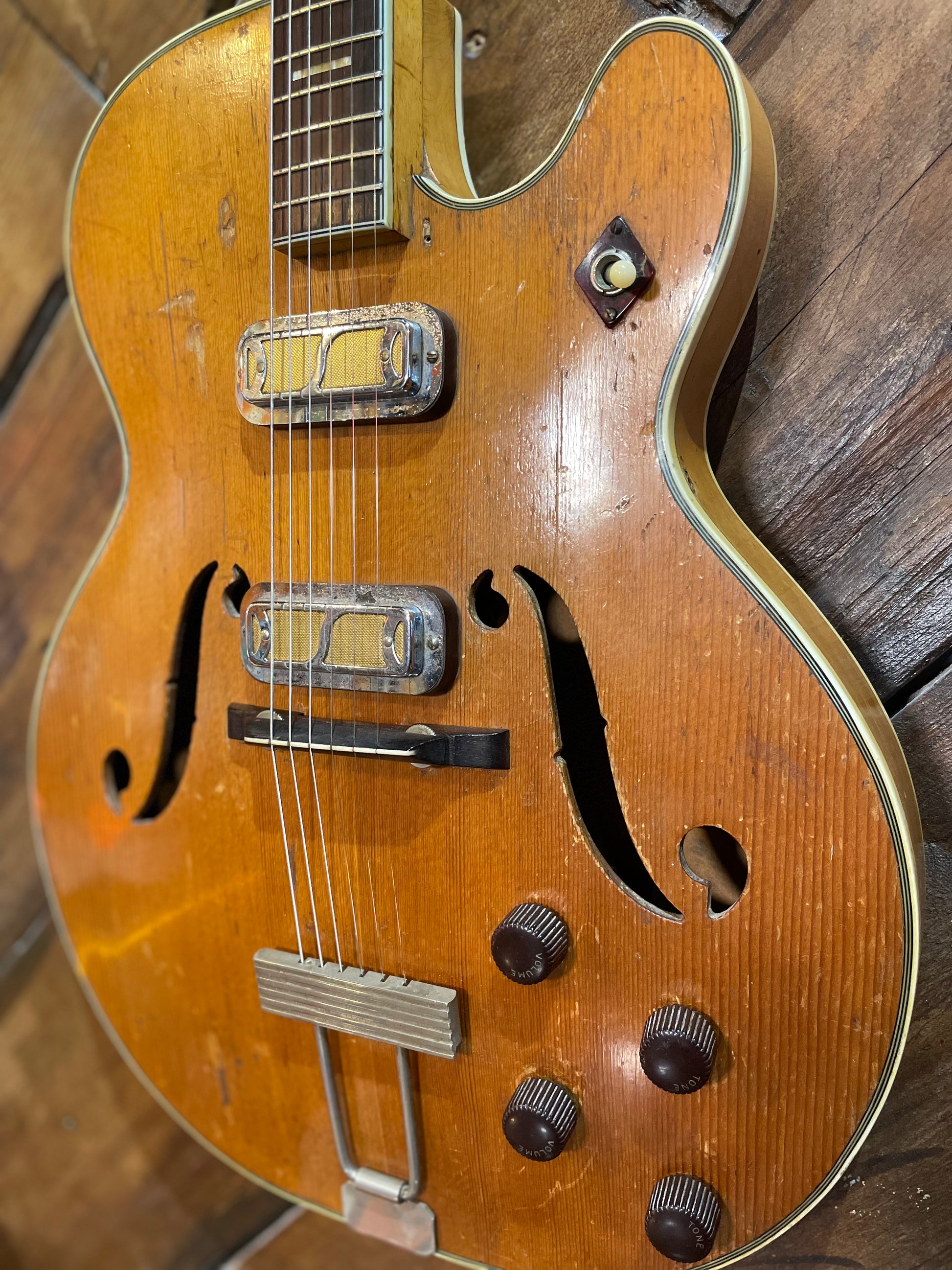 S/H 60s Harmony Meteore Archtop