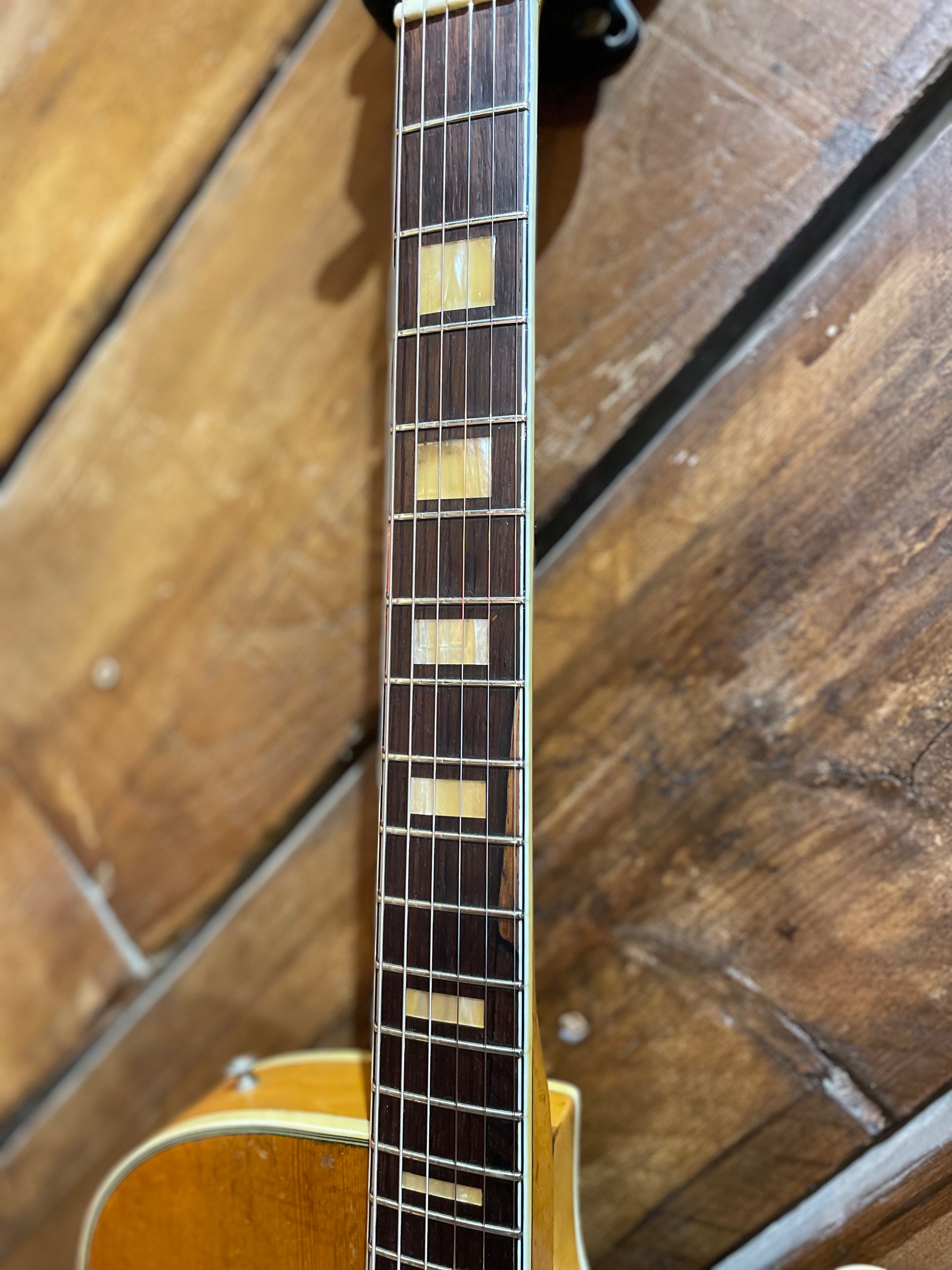 S/H 60s Harmony Meteore Archtop