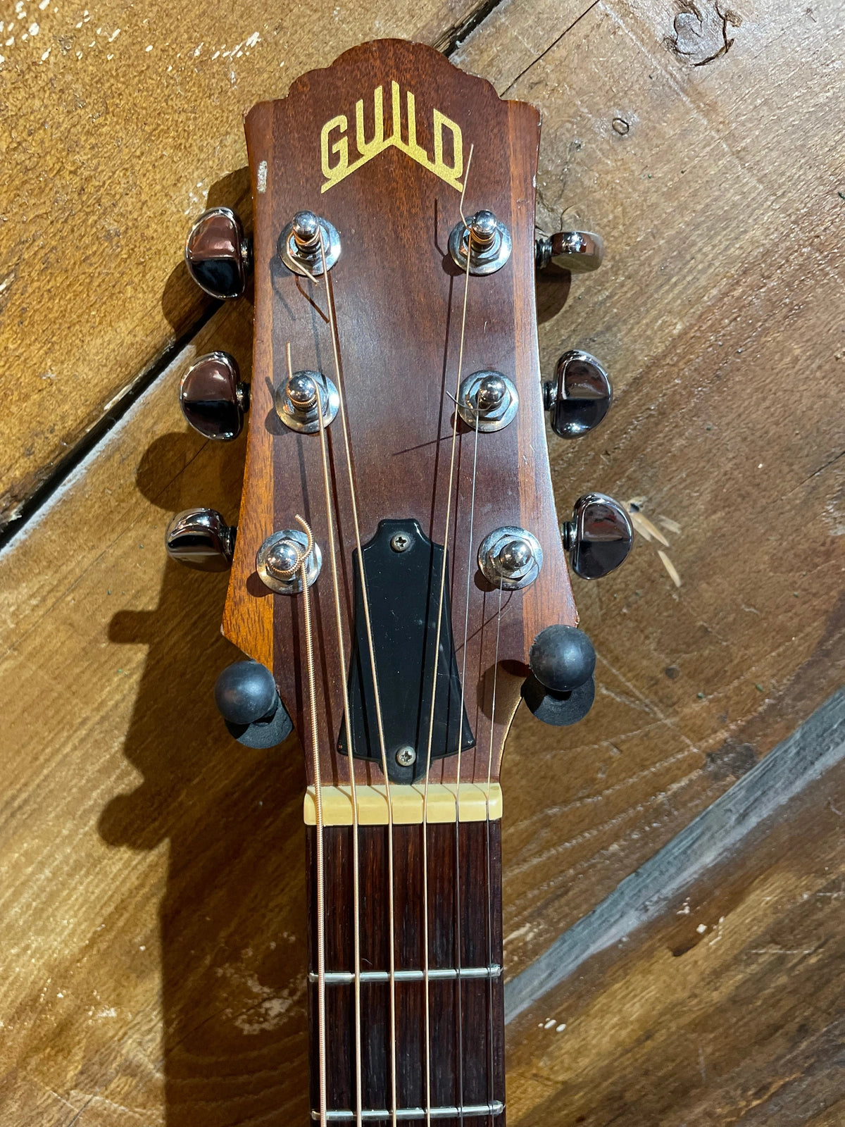 S/H 1994 Guild D4 Dreadnought Acoustic Guitar