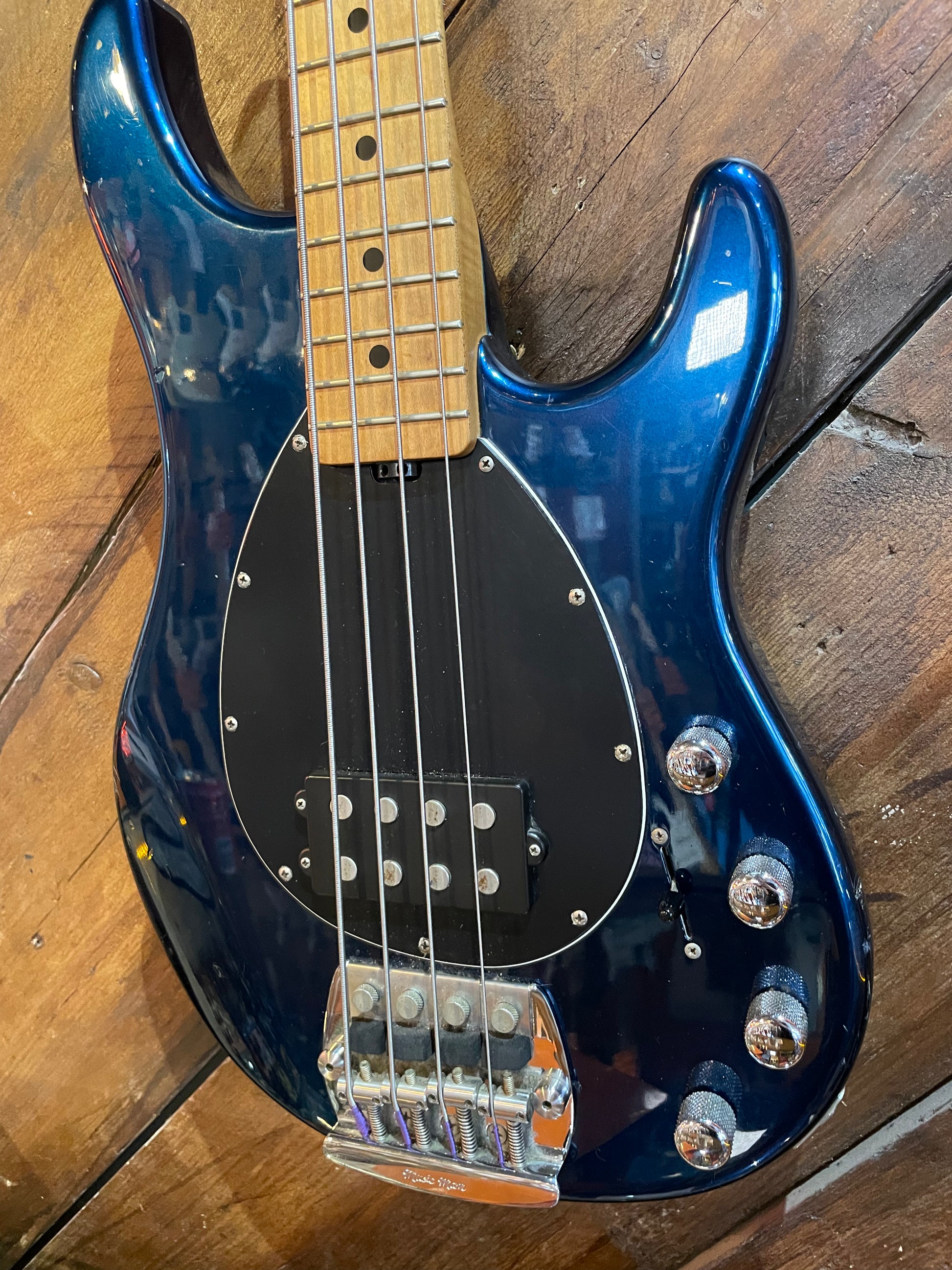 S/H 1993 Music Man USA Sterling Stingray, Blue