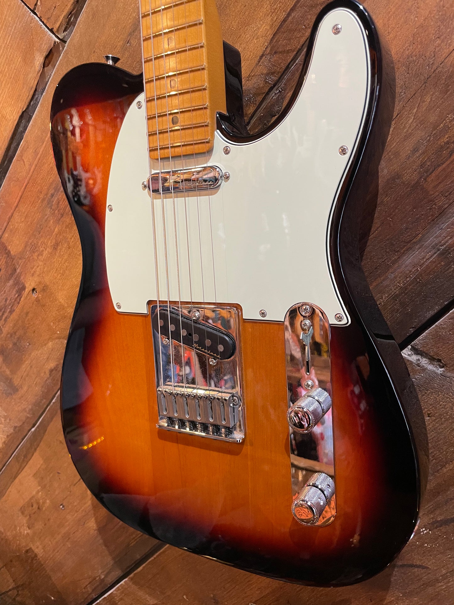 S/H Fender Player Plus Telecaster, Three Tone Sunburst