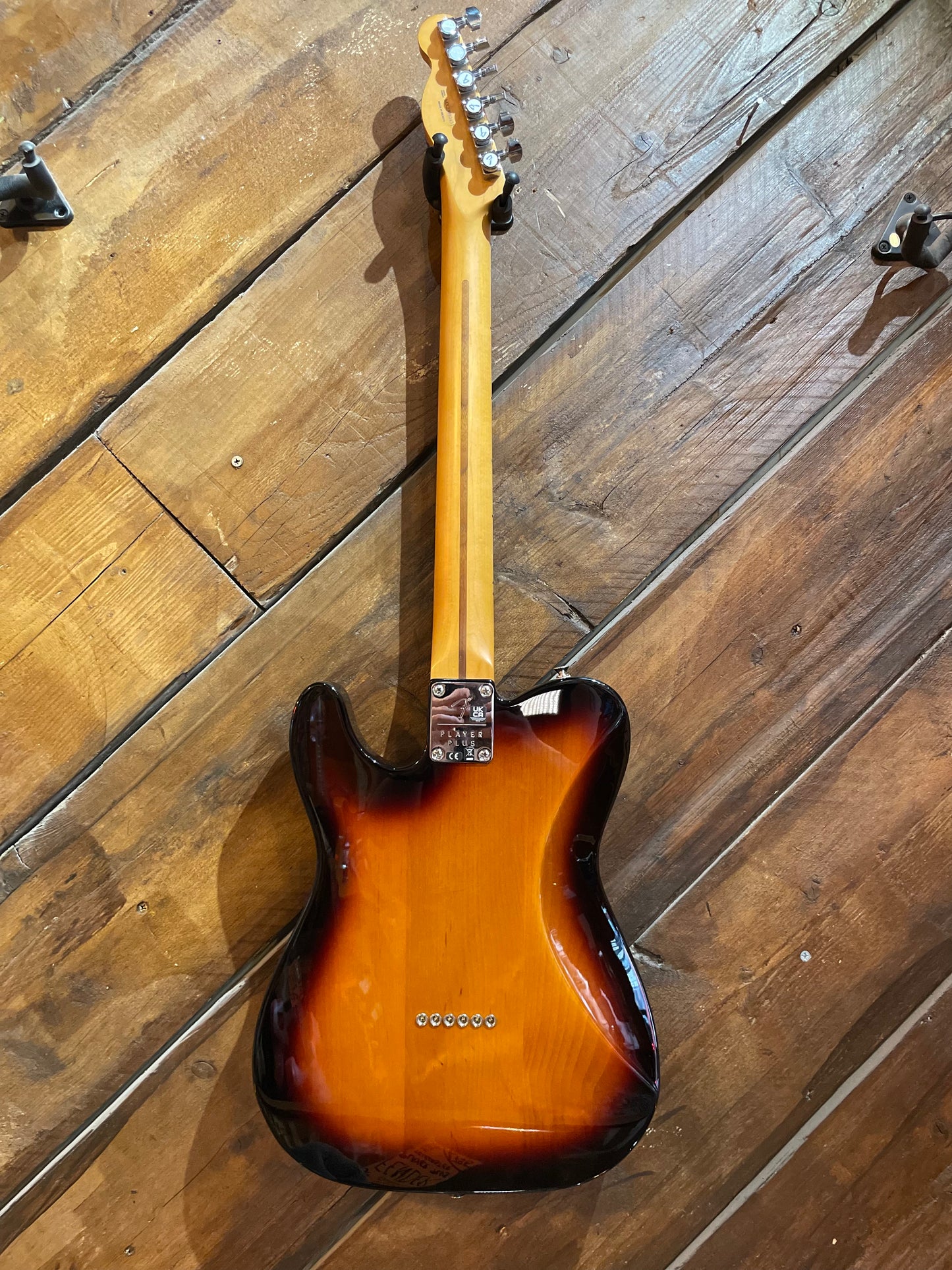 S/H Fender Player Plus Telecaster, Three Tone Sunburst