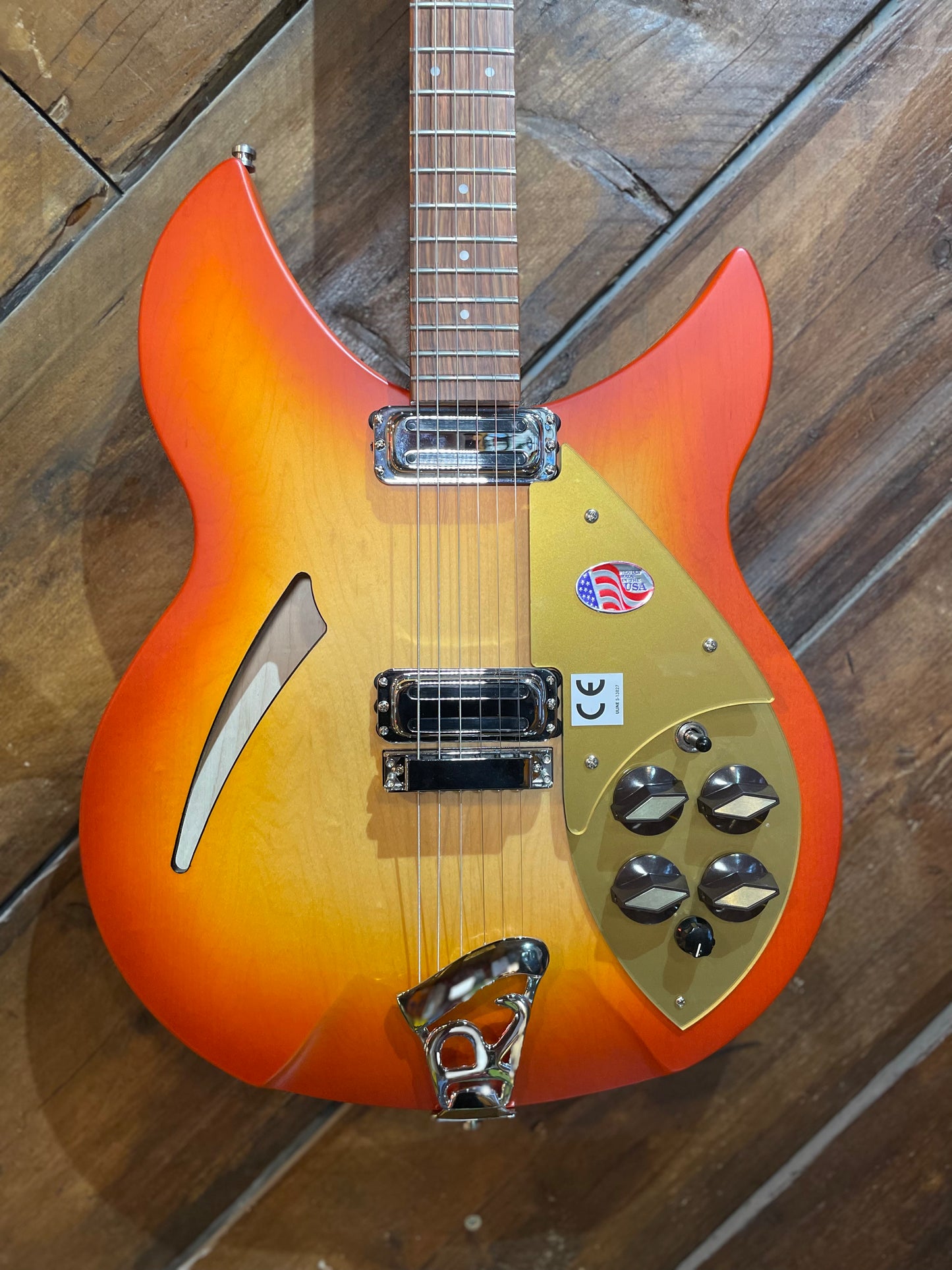 Rickenbacker 330, Satin Autumnglo NEW