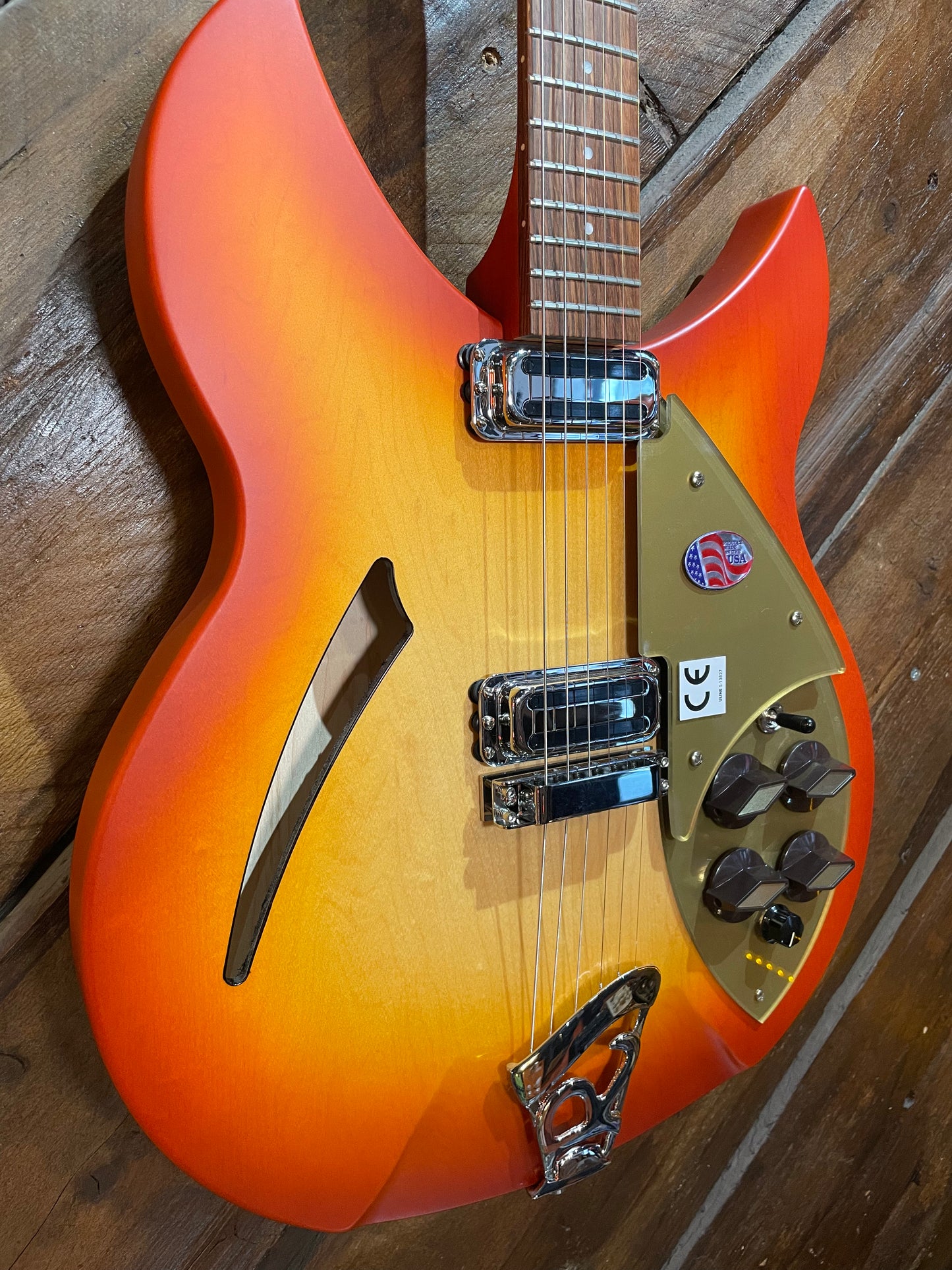 Rickenbacker 330, Satin Autumnglo NEW