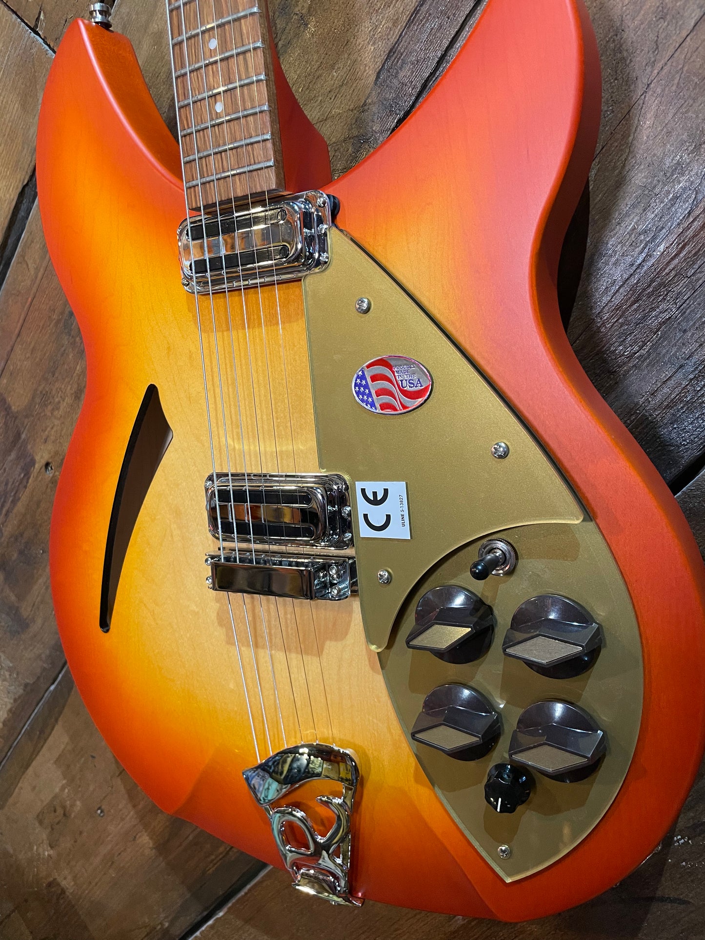 Rickenbacker 330, Satin Autumnglo NEW