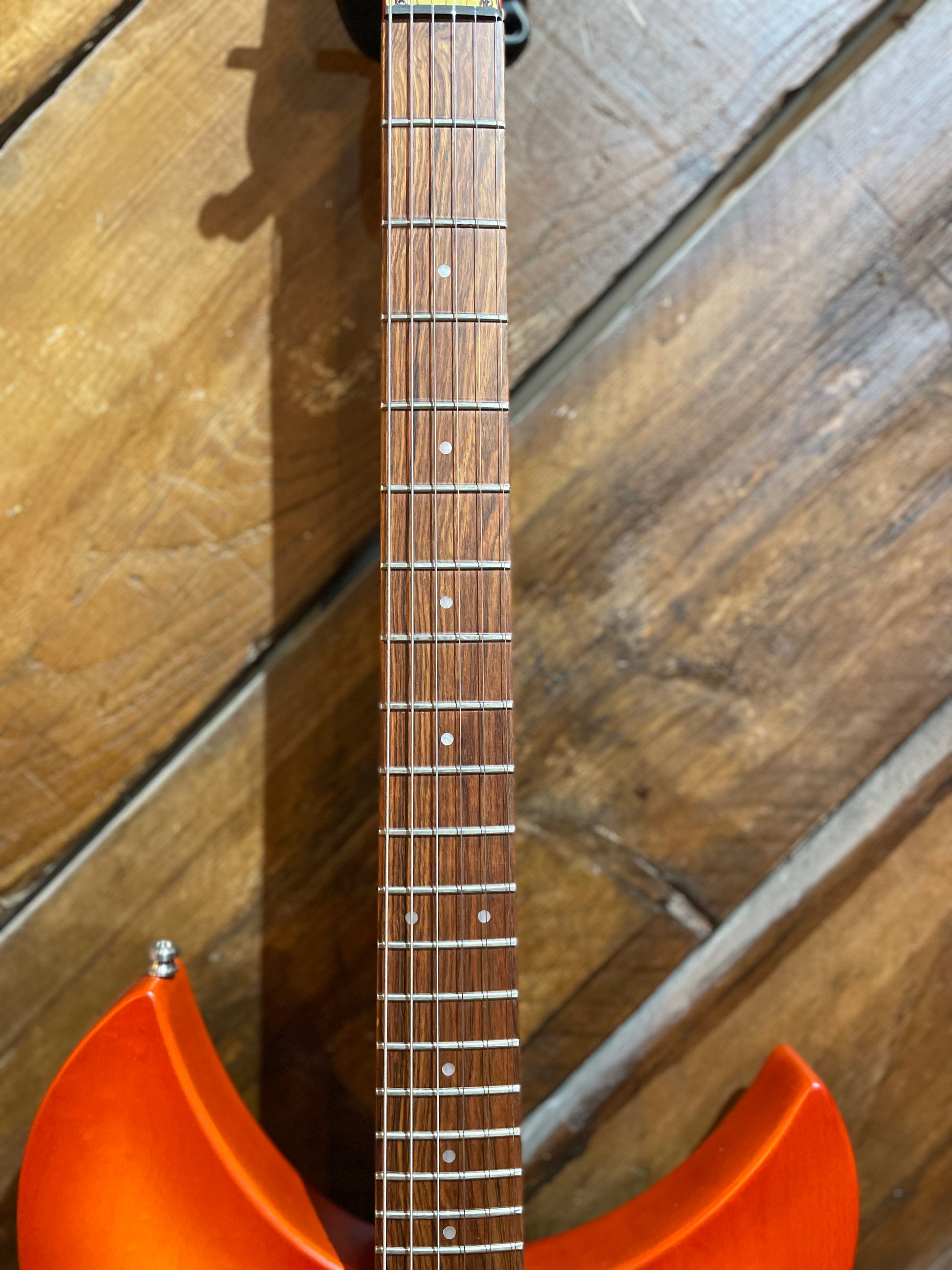 Rickenbacker 330, Satin Autumnglo NEW