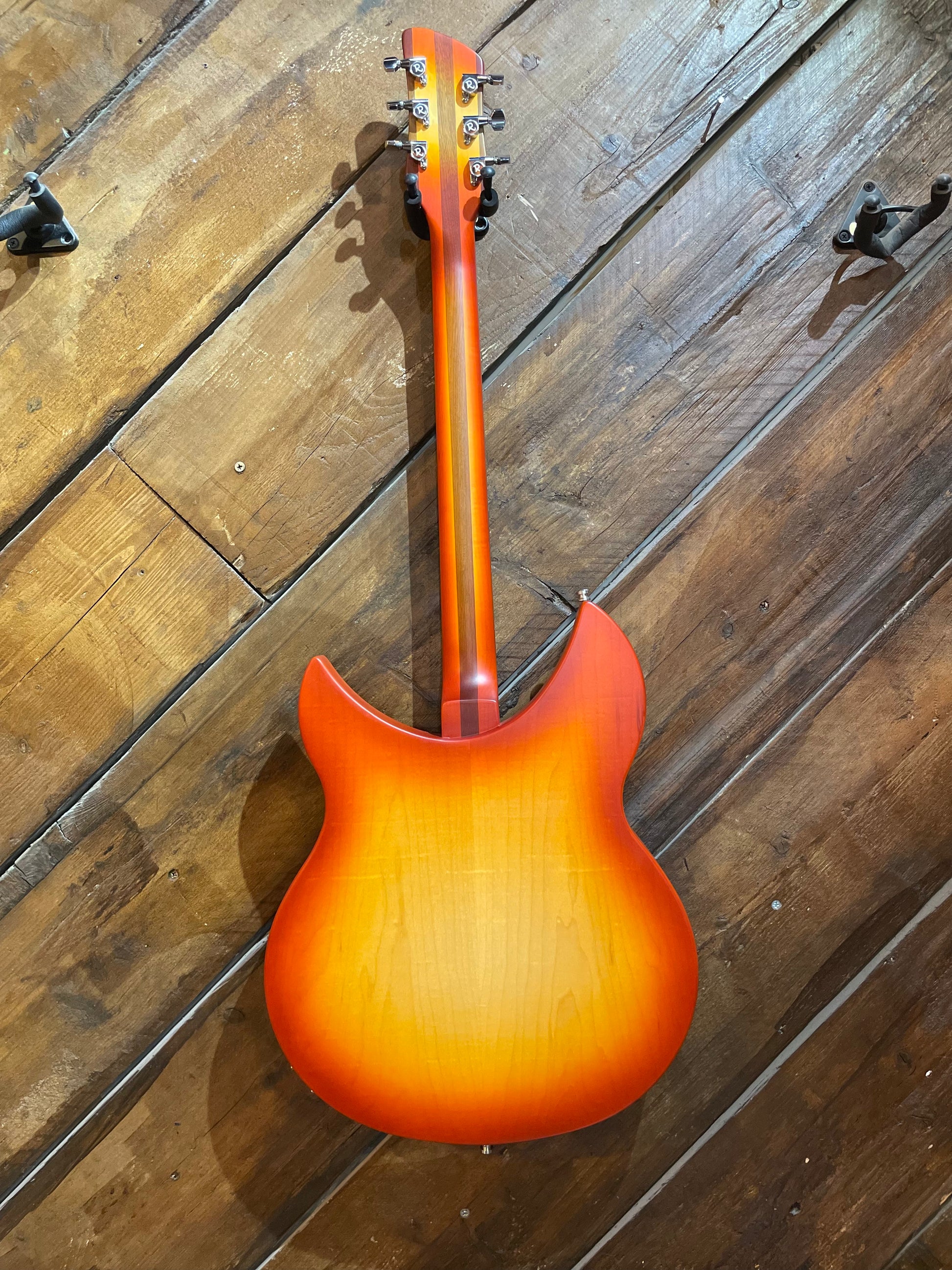 Rickenbacker 330, Satin Autumnglo NEW