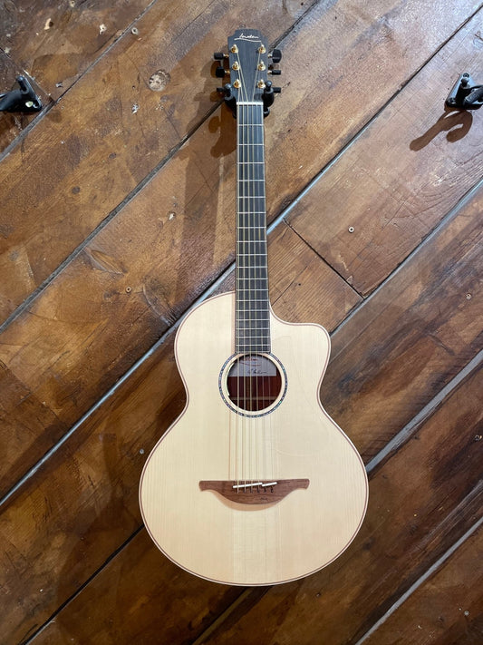 Lowden S-35C Cocobolo / Spruce with LR Baggs Anthem