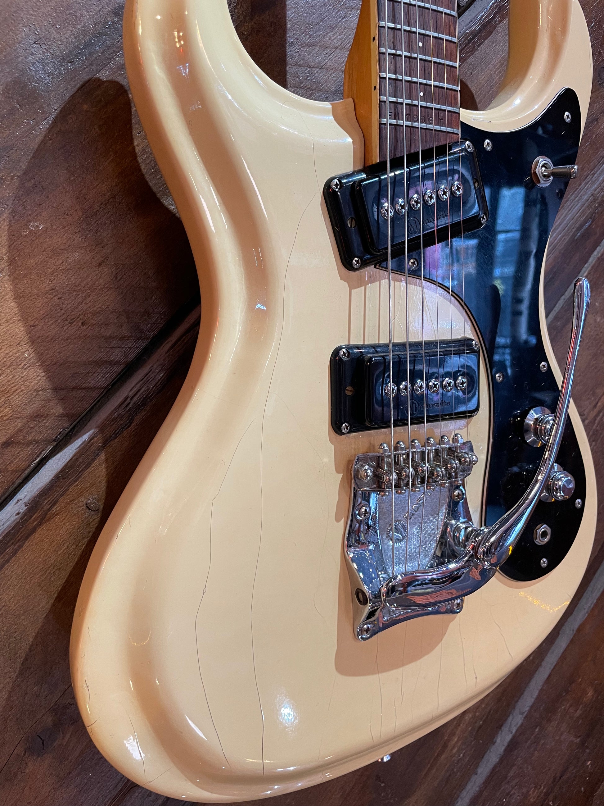 S/H 1969 Mosrite Firstman MKI, Vintage White