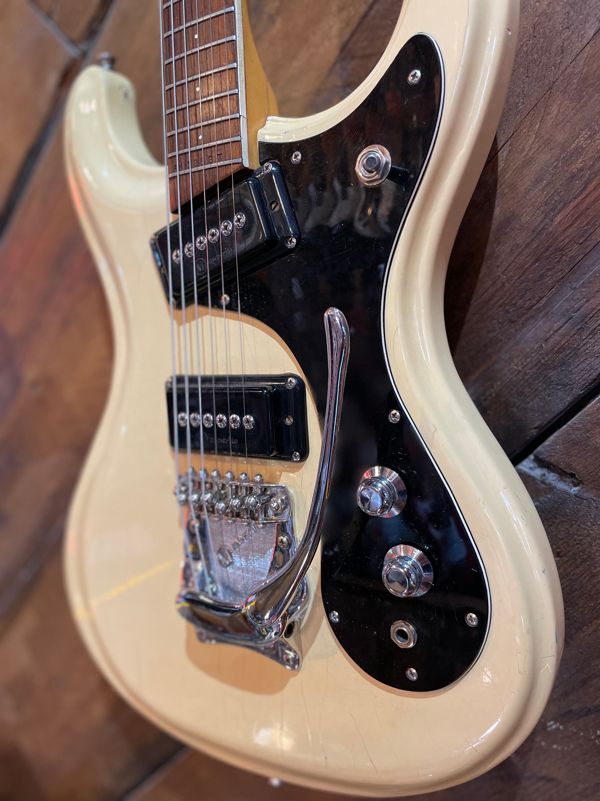 S/H 1969 Mosrite Firstman MKI, Vintage White