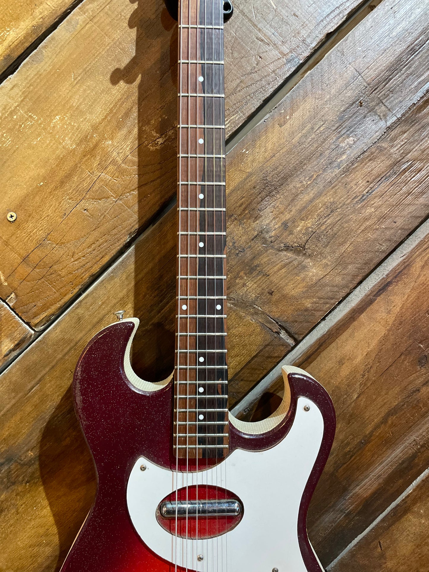 S/H 1963 Silvertone 1457 'Amp & Can' Electric Guitar, Red Burst